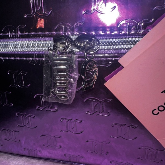 Juicy Couture purple makeup train case - Picture 2 of 5